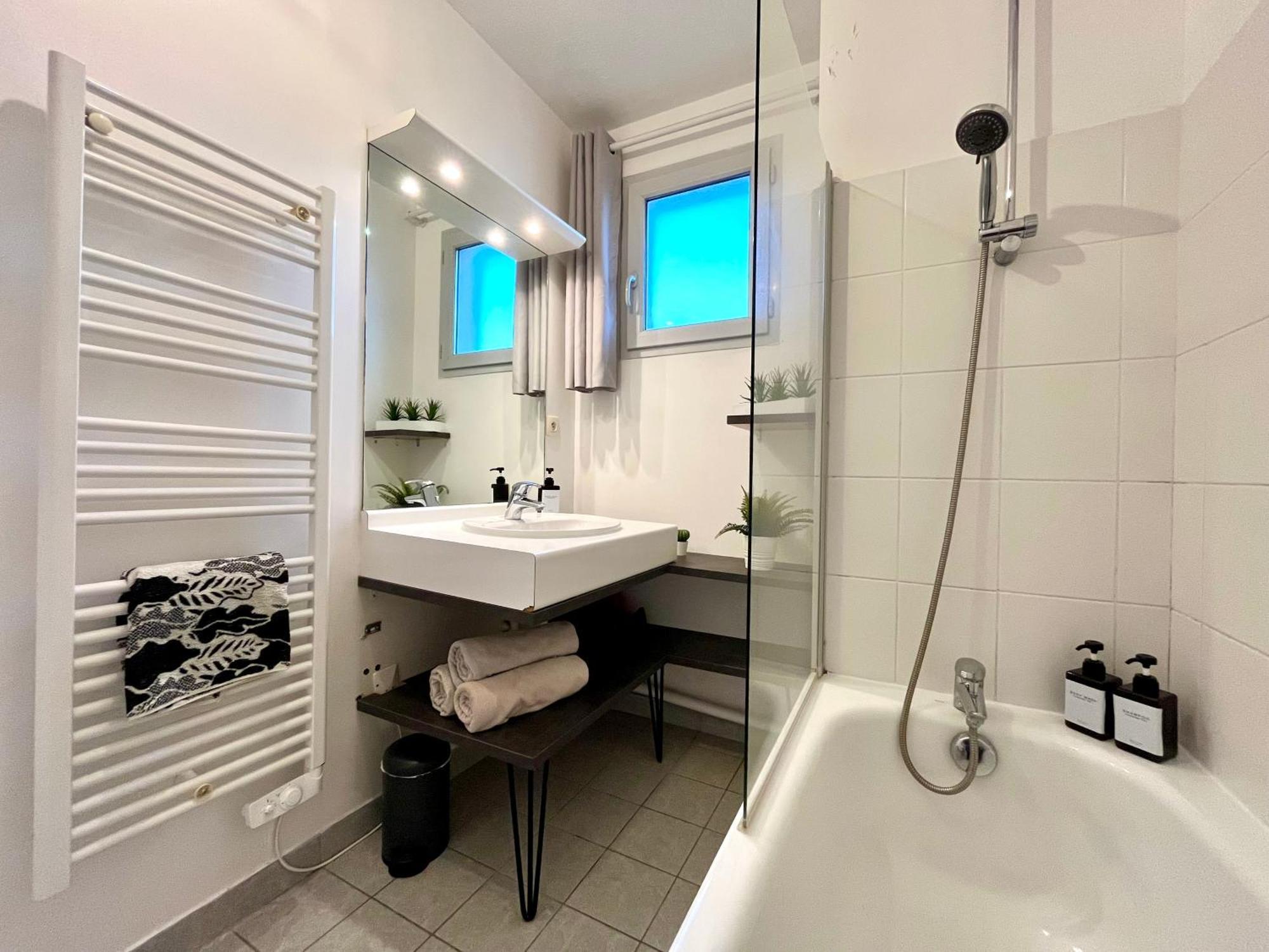Bngo I Immense Rooftop Lyon I 2 Chambres, 4 Places Parkings, 2 Immenses Terrasses, 8 Personnes Exteriör bild
