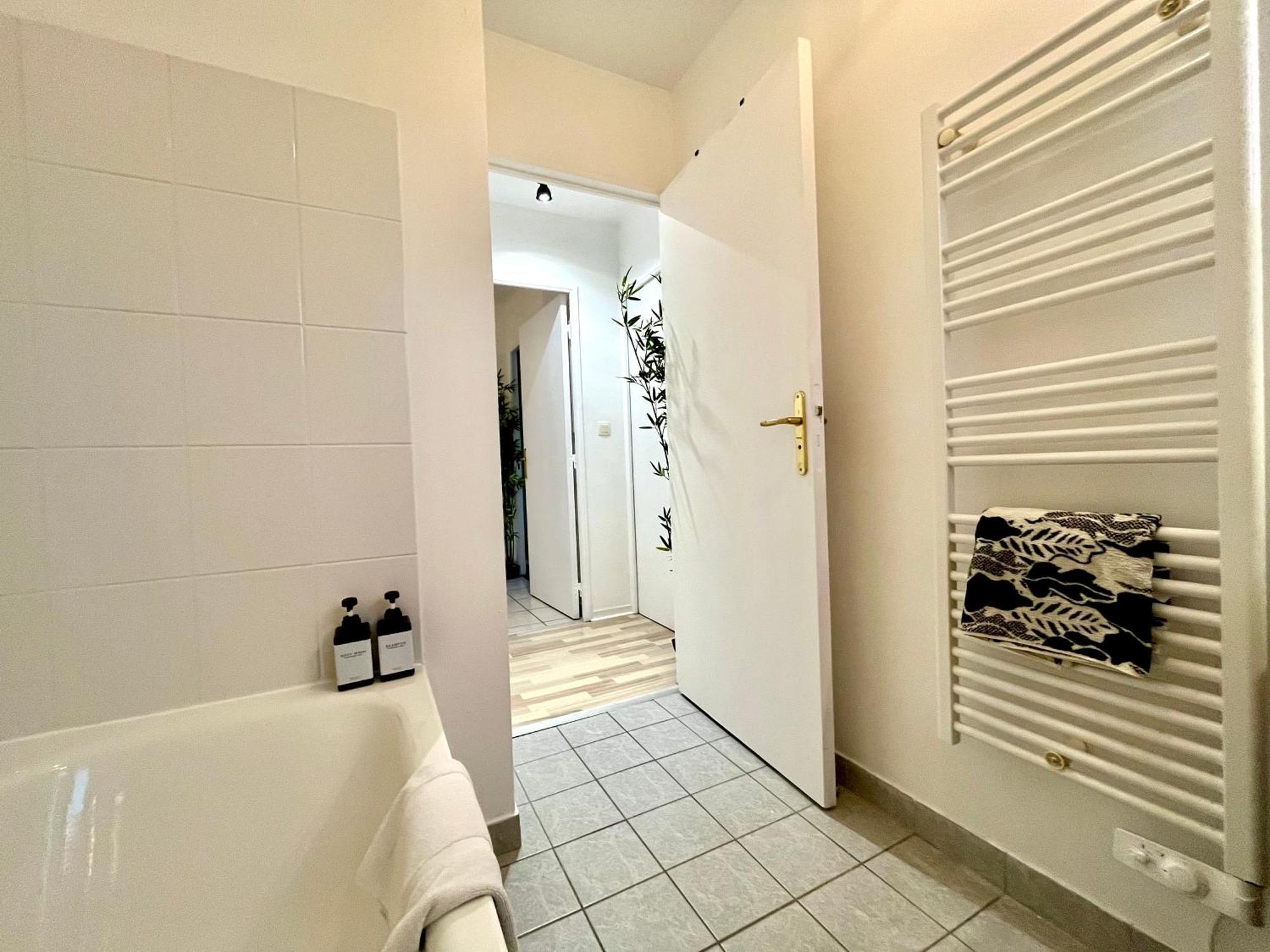 Bngo I Immense Rooftop Lyon I 2 Chambres, 4 Places Parkings, 2 Immenses Terrasses, 8 Personnes Exteriör bild
