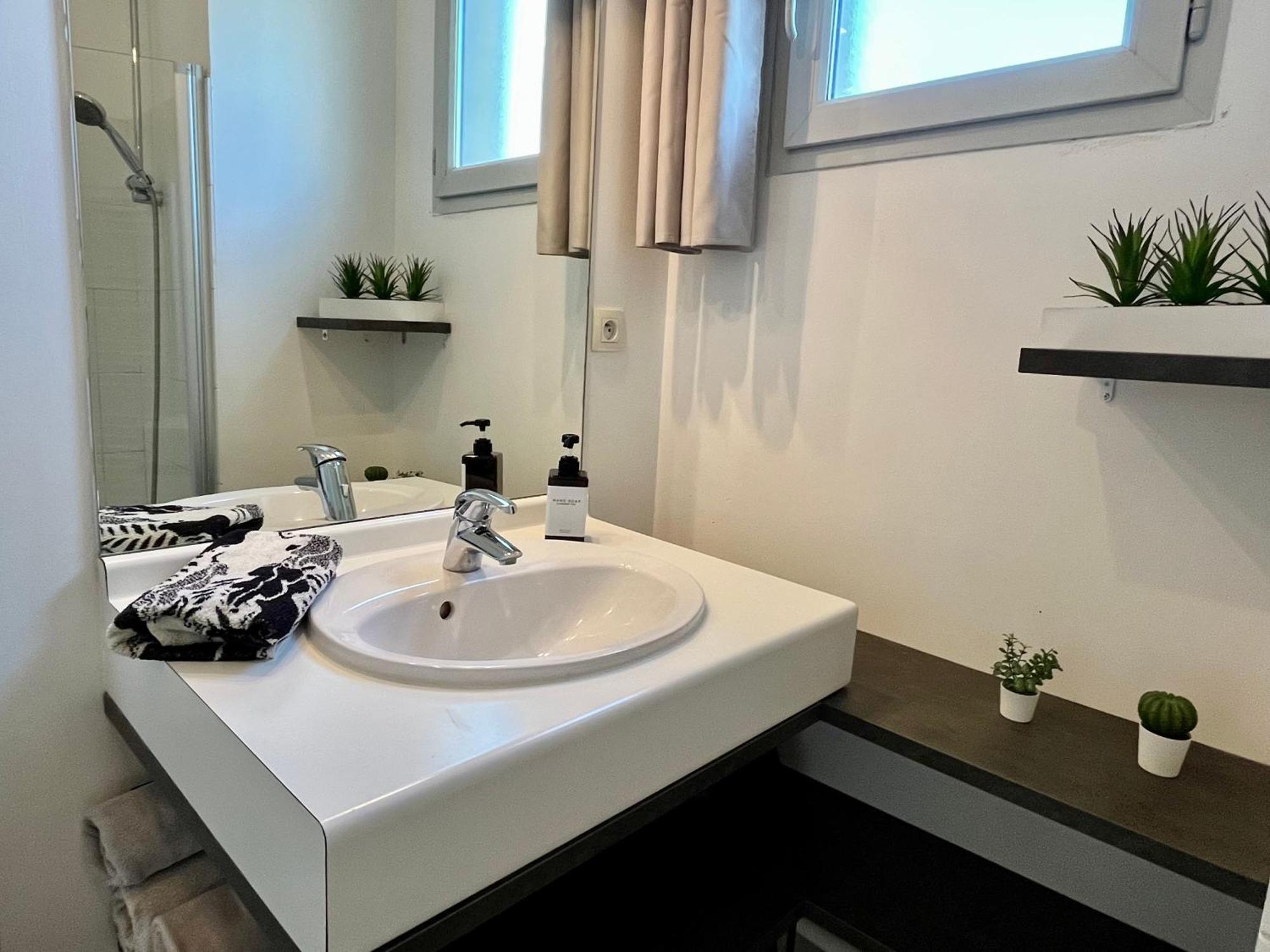 Bngo I Immense Rooftop Lyon I 2 Chambres, 4 Places Parkings, 2 Immenses Terrasses, 8 Personnes Exteriör bild